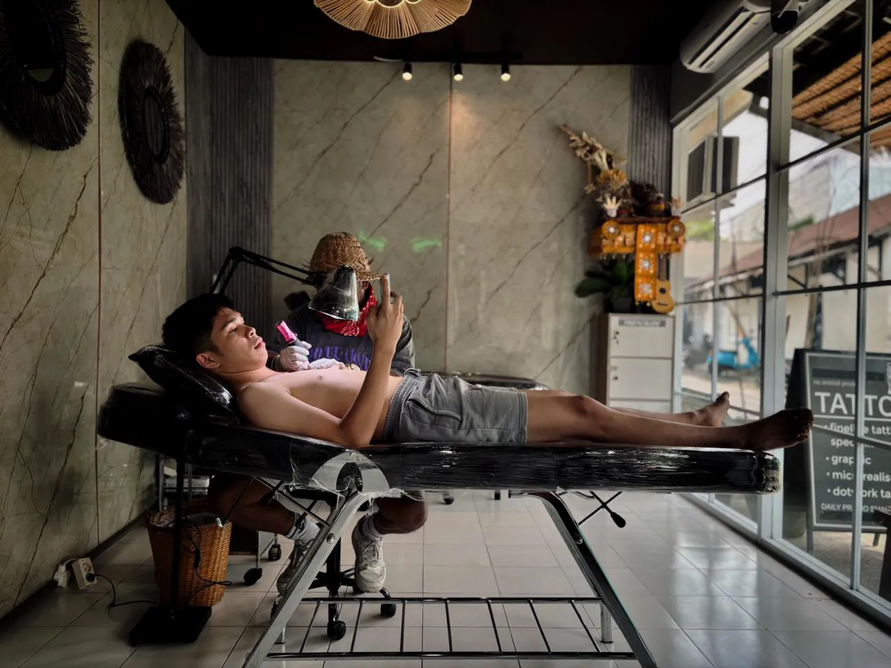 Tropical Ink Canggu lounge and comfortable consultation area